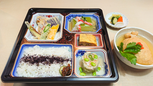 名月弁当(冬瓜のカニ射込み)