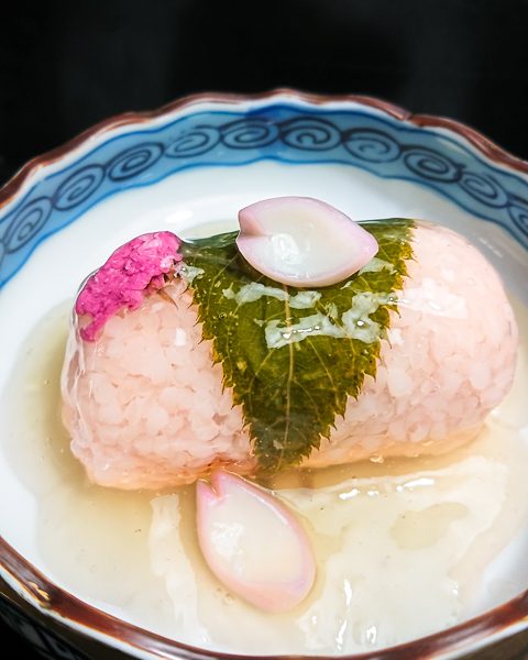 道明寺の桜蒸し