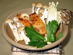 茸と地鶏の陶板焼き
